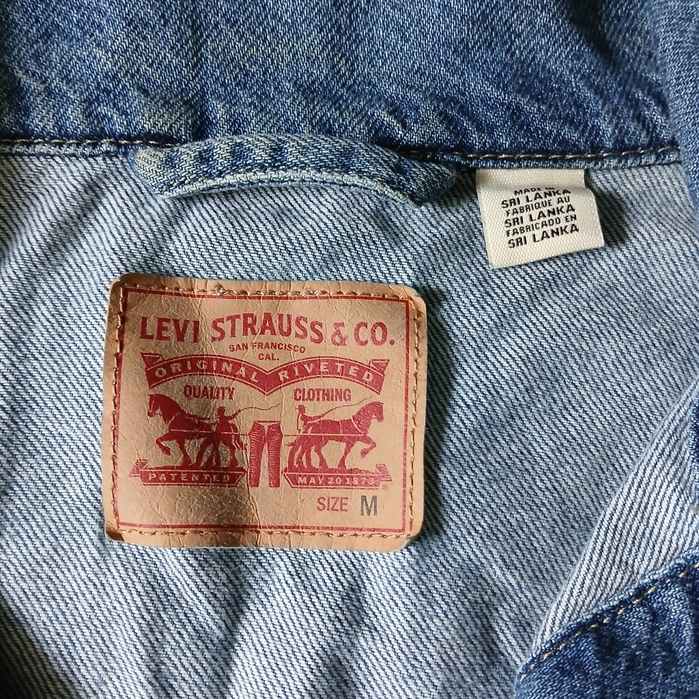 Levi's Cropped Oversized Trucker Jean Jacket M - Picture 4 of 8